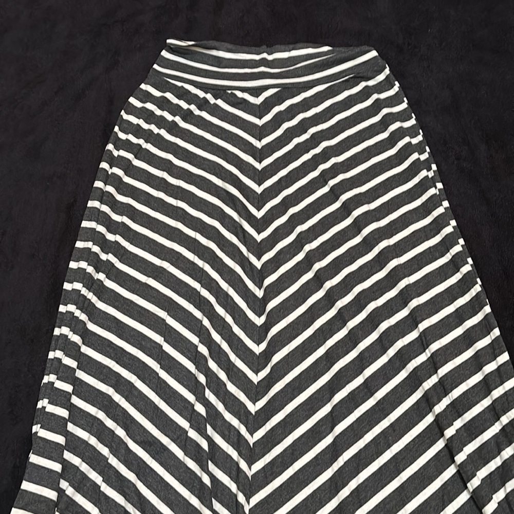 AB Studio gray & white stripe knit maxi skirt